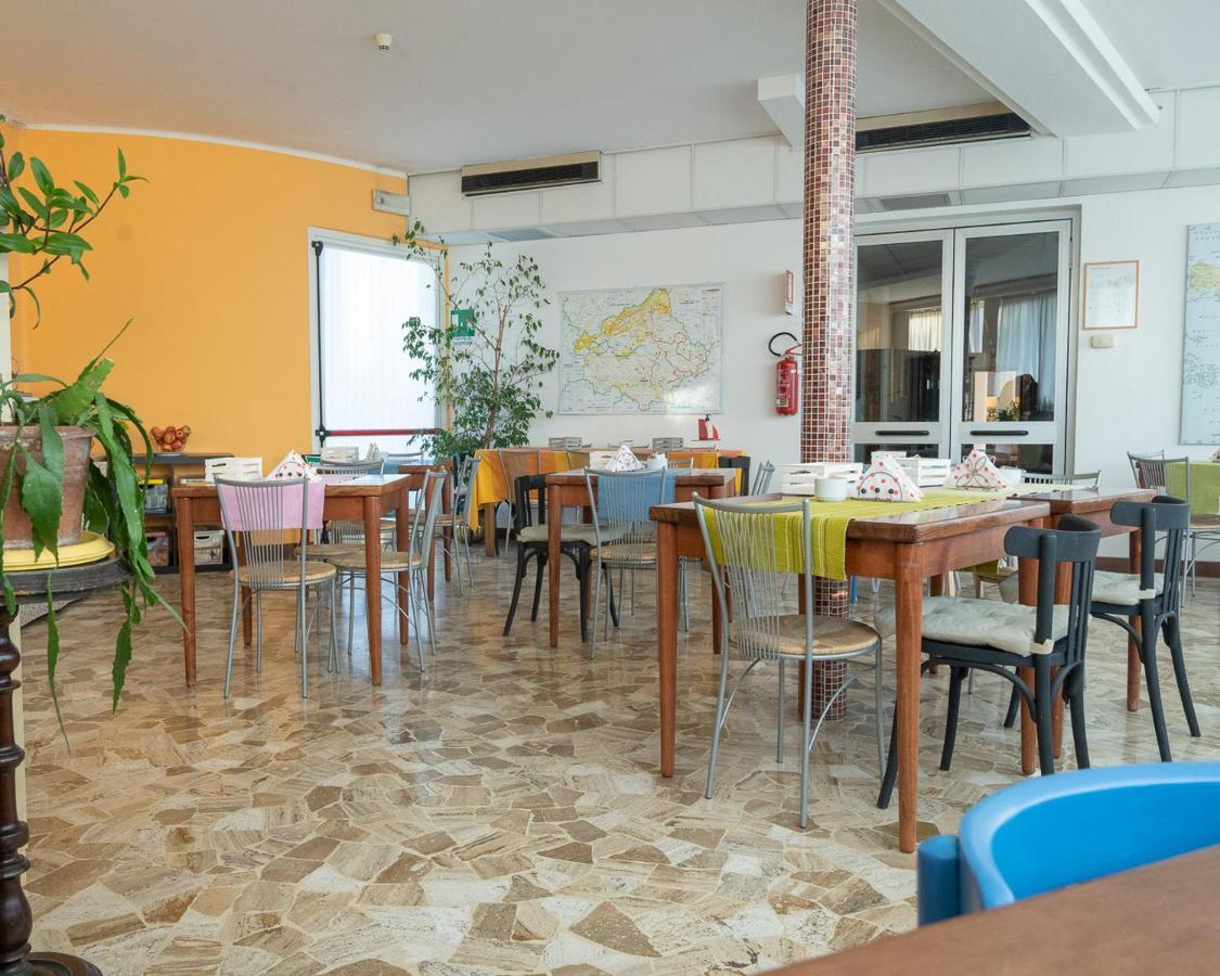Hotel All'Oasi Paese Exterior photo